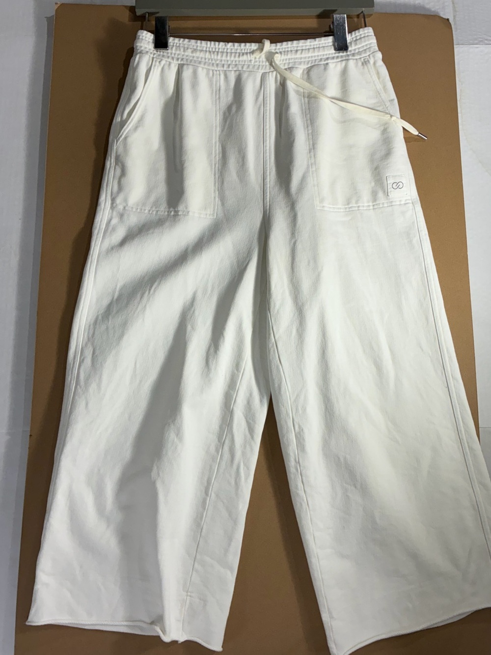 CALIA HIGH RISE CROPPED PANT - Picture 3 of 15
